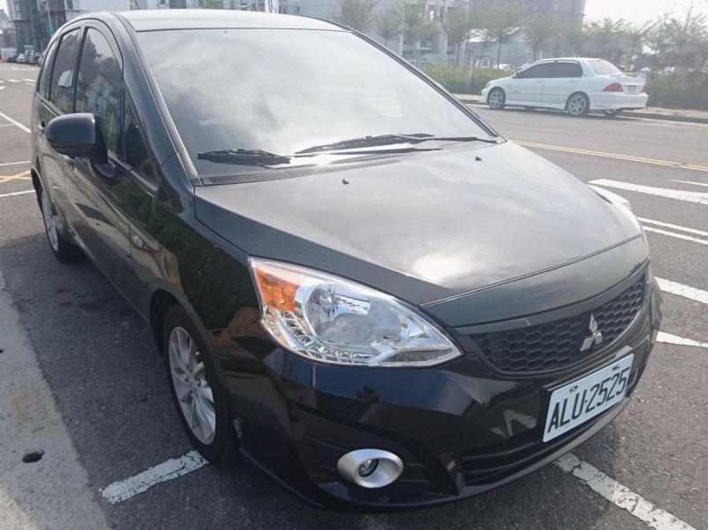 MITSUBISHI Colt Plus