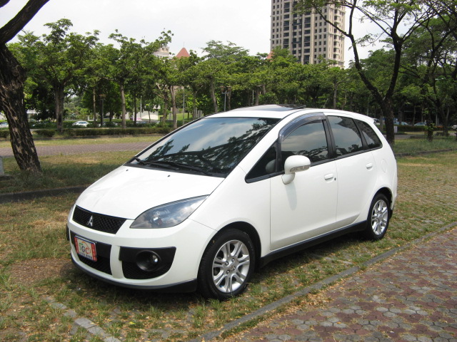 MITSUBISHI Colt Plus